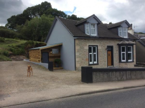 Roselea Hunting Lodge, sea view, self catering, sleeps 4, dog friendly